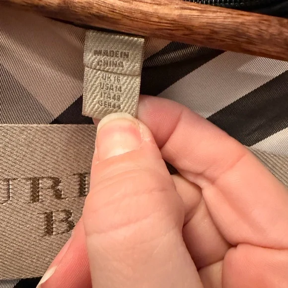 Burberry Bowpark Trench, EUC- US Size 14 OFFERS ACCEPTED - Picture 4 of 9